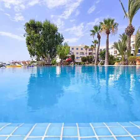 Css Cute Superior King's Palace Apartment Paphos